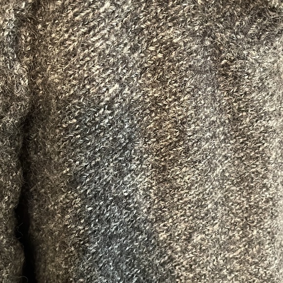 GREY WOVEN VEST SIZE MEDIUM - Picture 3 of 3